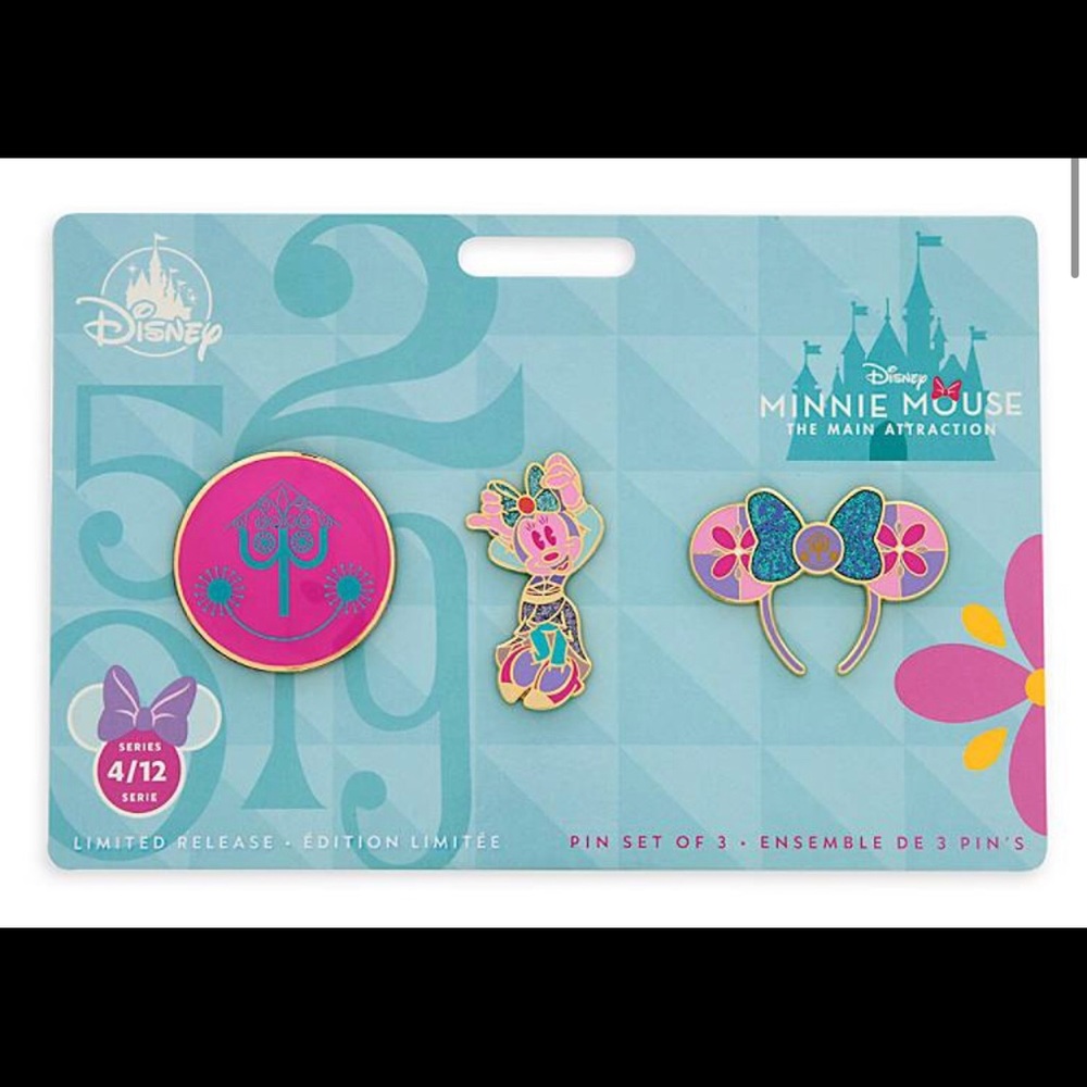 Minnie Mouse Main Attraction Small World Pin Set